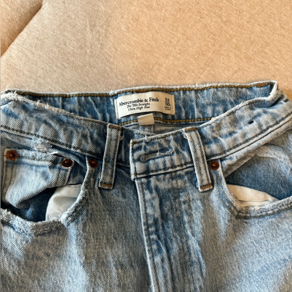Abercrombie 90’s straight ultra high rise jeans curve love
